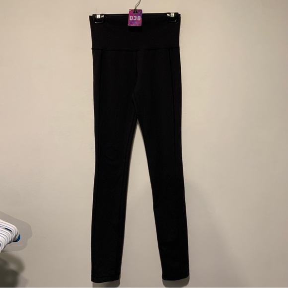 Pants - 38. Lululemon Skinny Groove Pant II" Black
